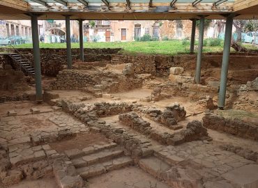 Ανασκαφή μινωϊκού ανακτορικού κέντρου στο λόφο Καστελλίου των Χανίων.