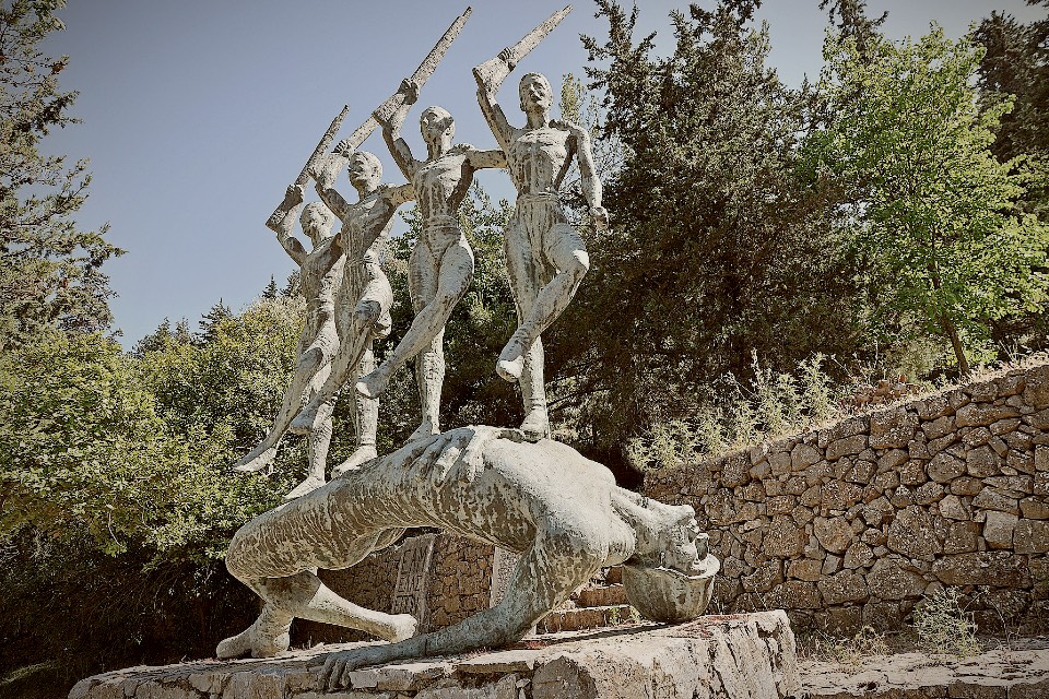 Μνημείο της Μάχης της Παναγιάς στην Παναγιά Κεραμειών.