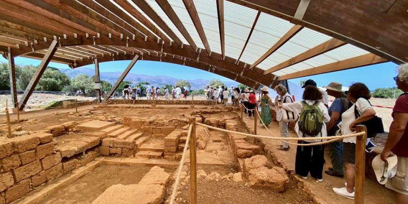 Αρχαιολογική ξενάγηση στα Μάλια