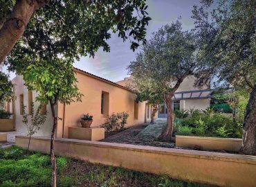 Οικία Γιάννη και Μίκη Θεοδωράκη στον Γαλατά Χανίων