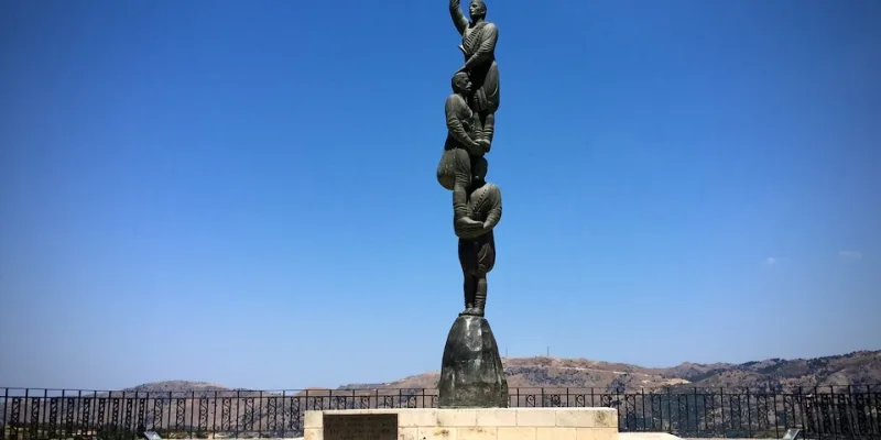 Μνημείο πεσόντων ηρώων στους Λάκκους Κυδωνίας